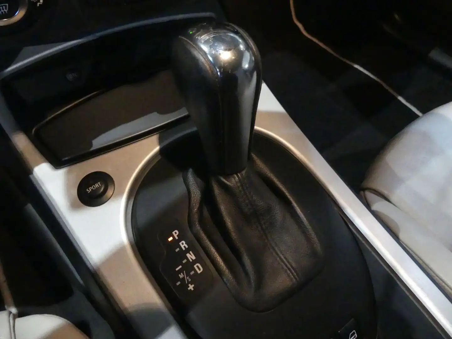 Vehicle image, number 11
