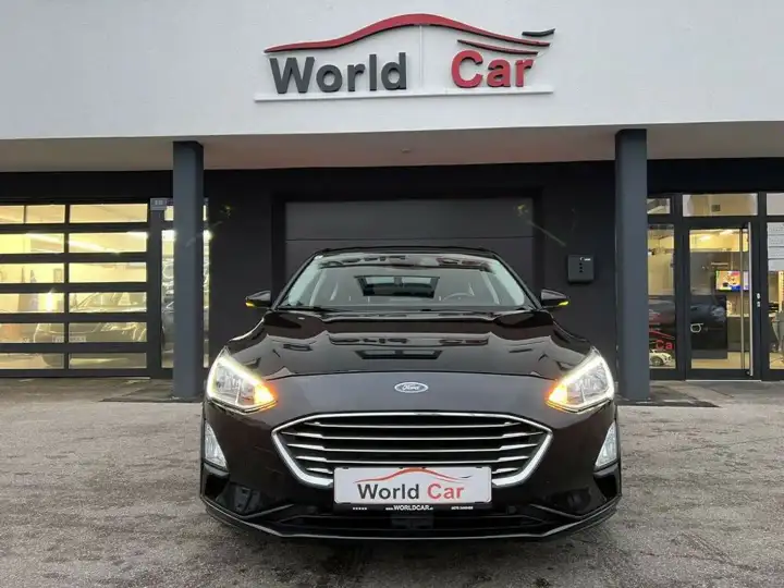 Additional image of the vehicle