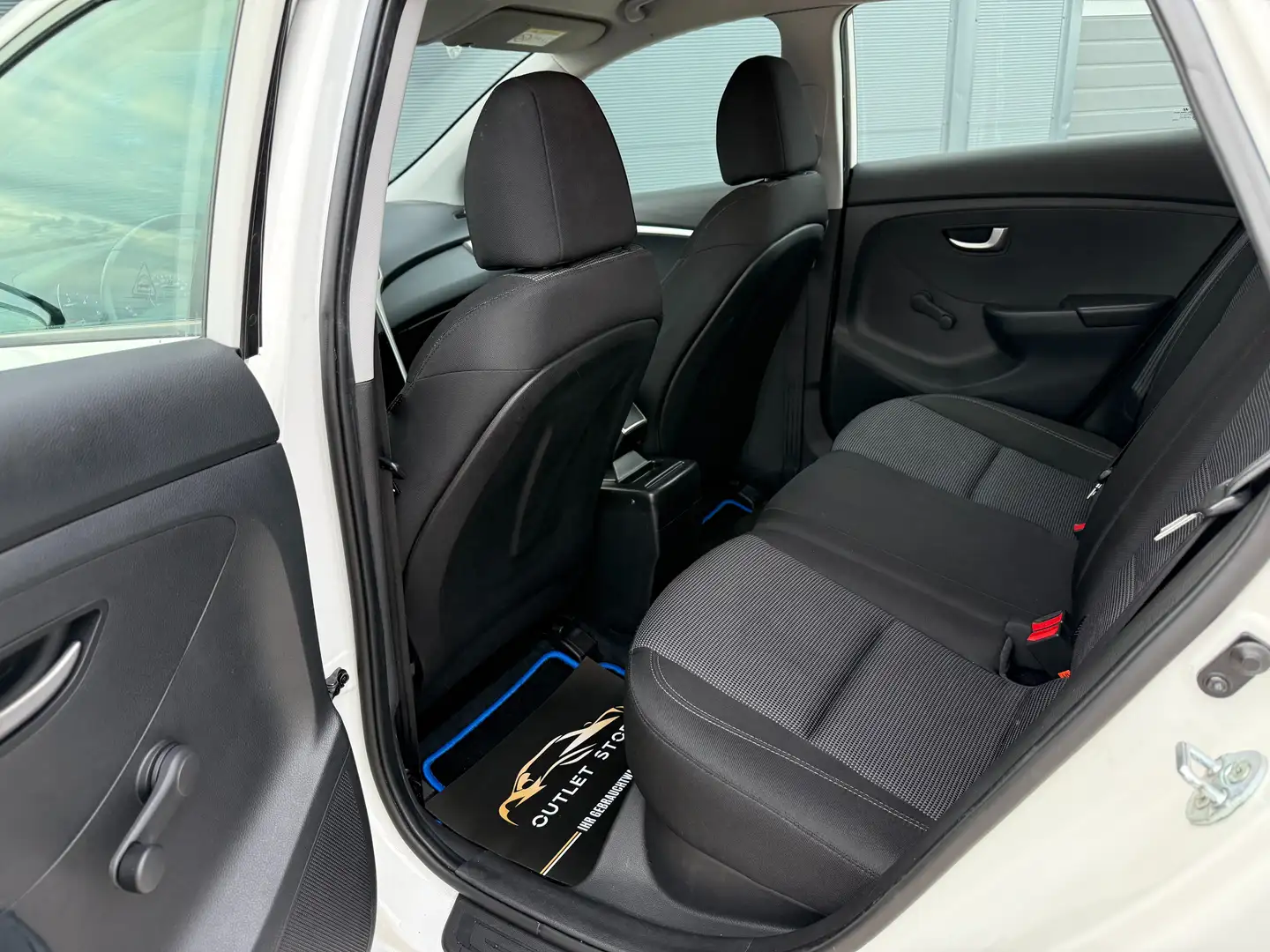 Vehicle image, number 10