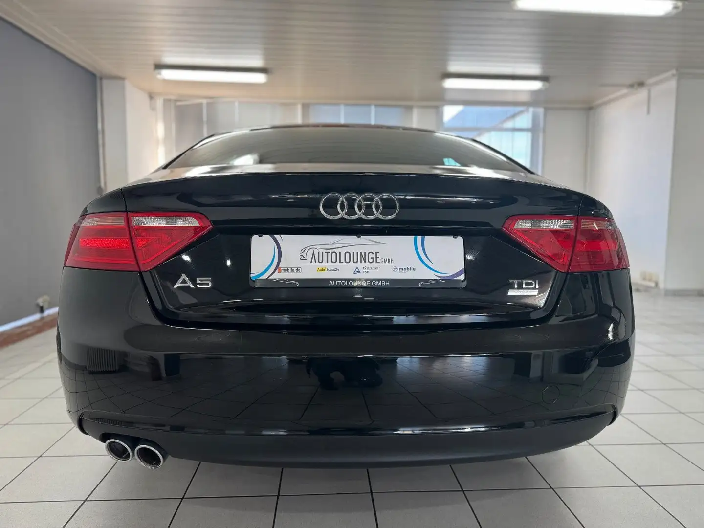 Vehicle image, number 8