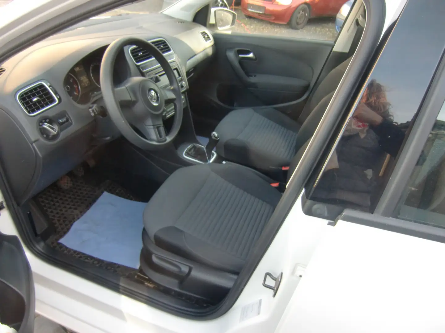 Vehicle image, number 9