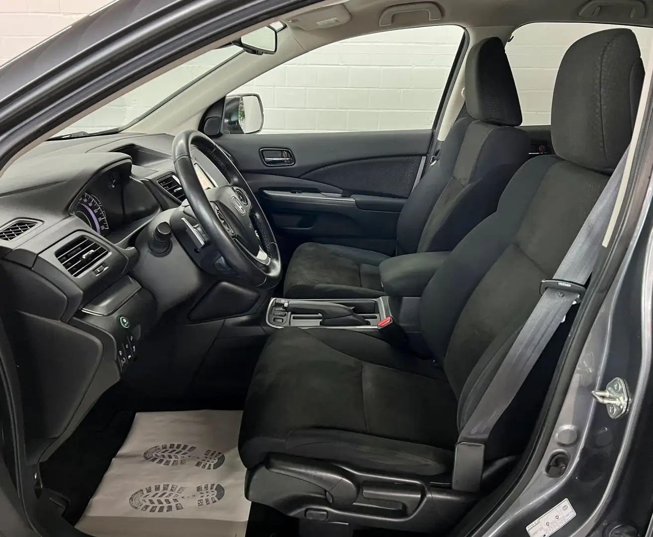 Vehicle image, number 12