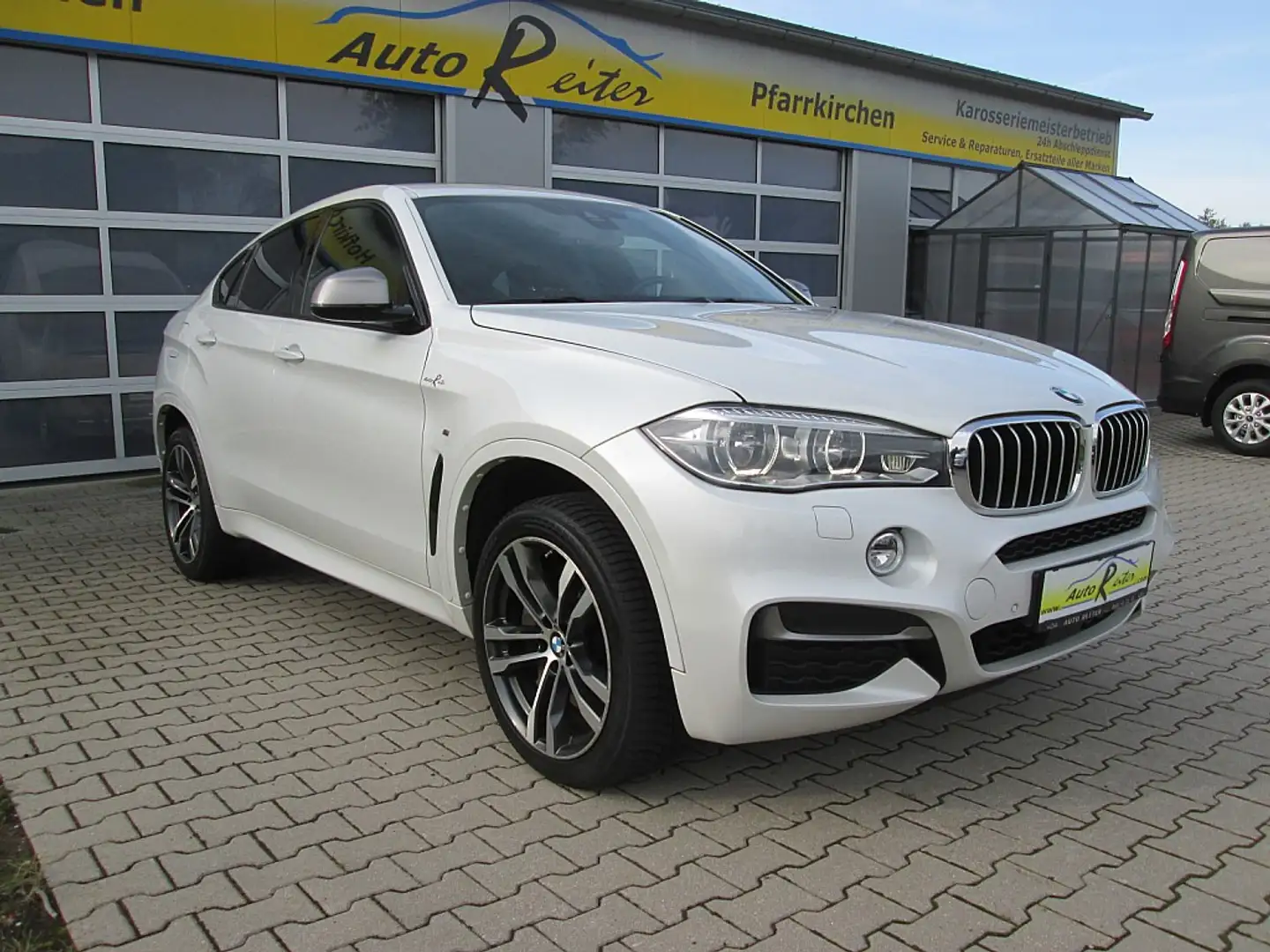 Vehicle image, number 1