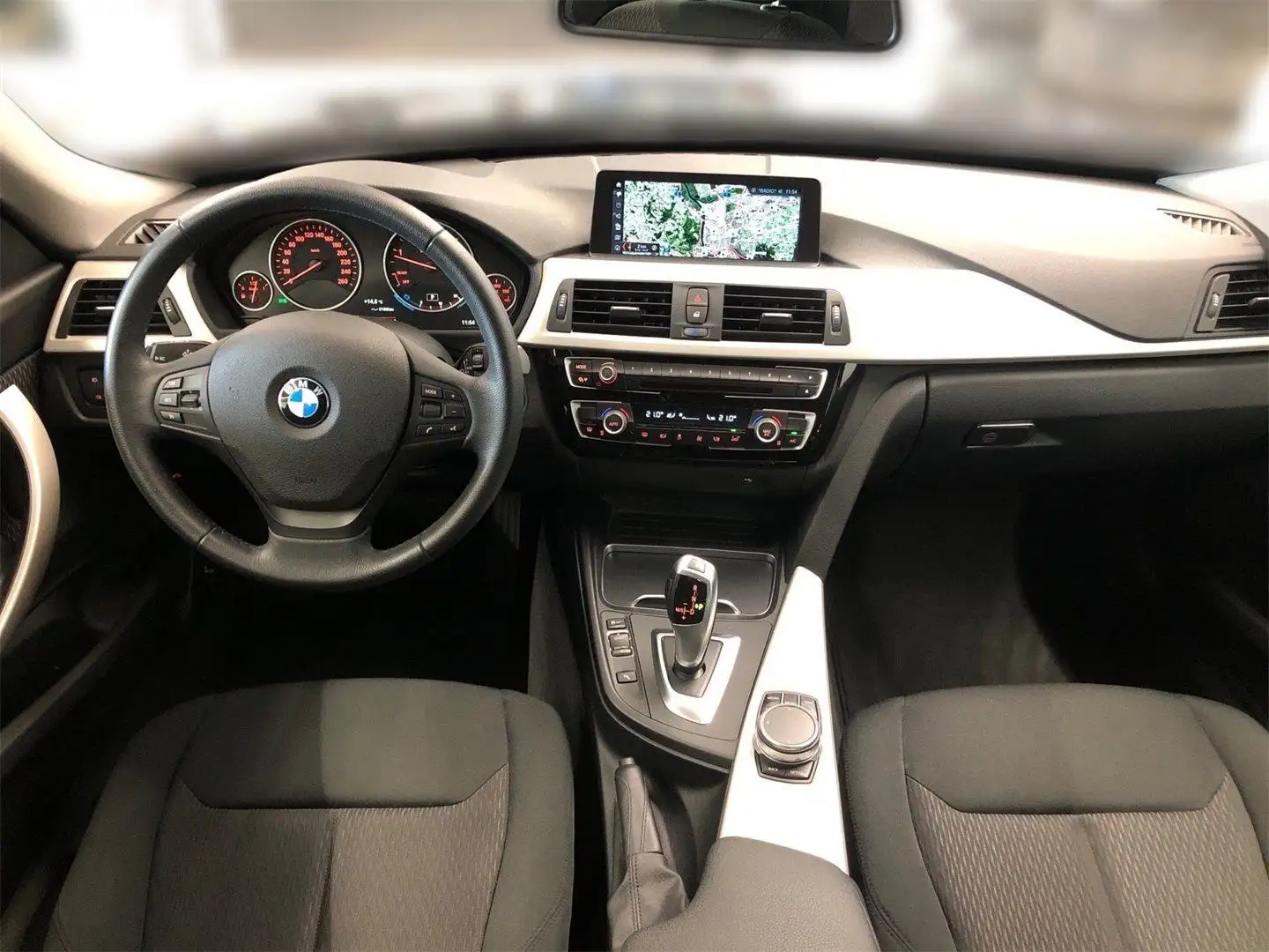 Vehicle image, number 8
