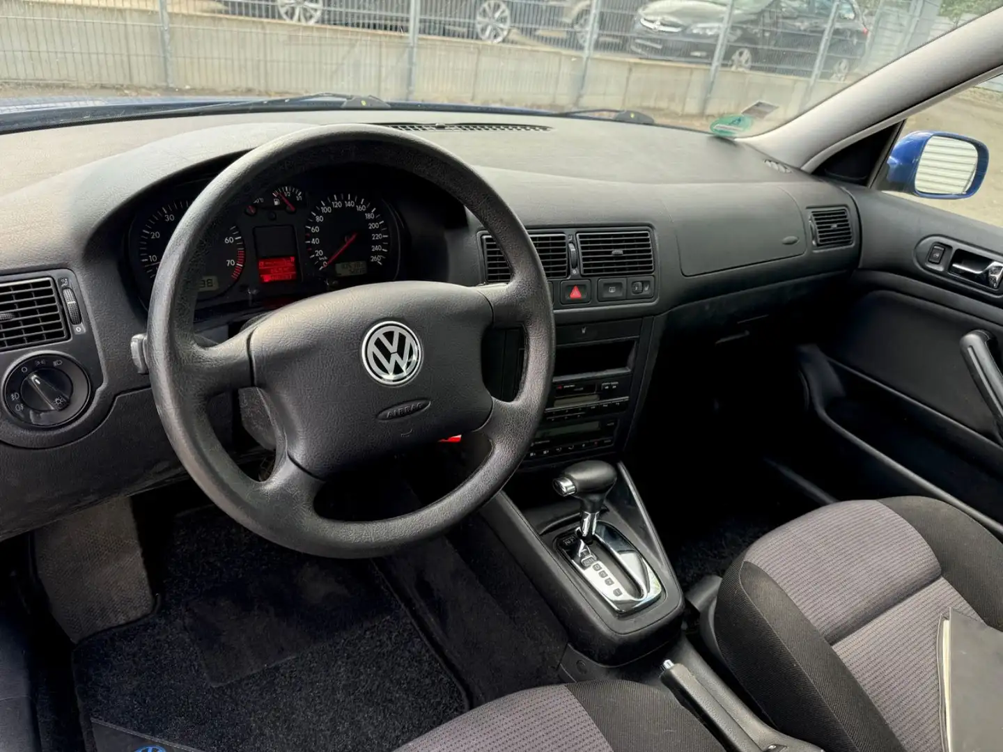 Vehicle image, number 11