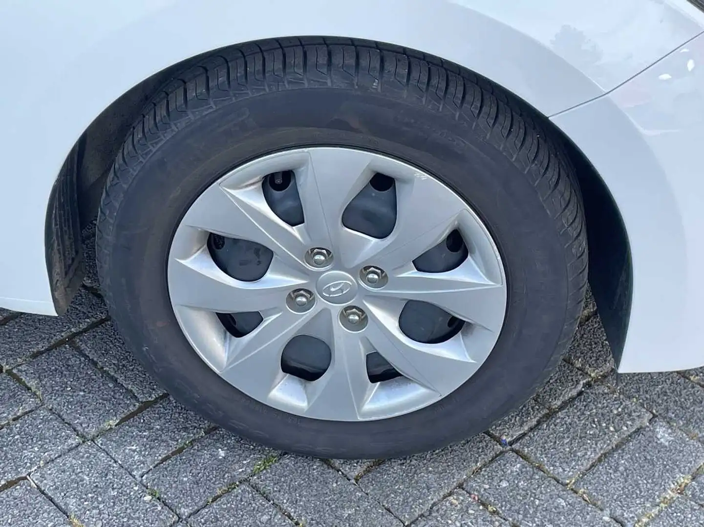 Vehicle image, number 3