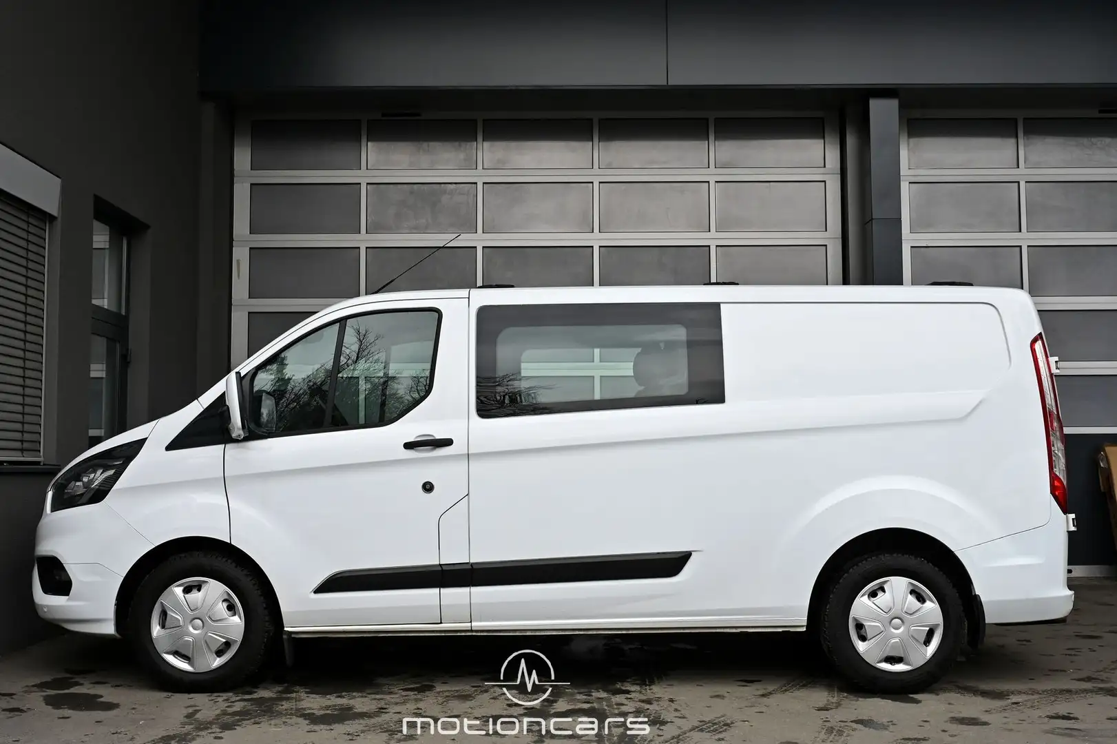 Vehicle image, number 6