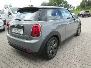 Vehicle image thumbnail, number 4