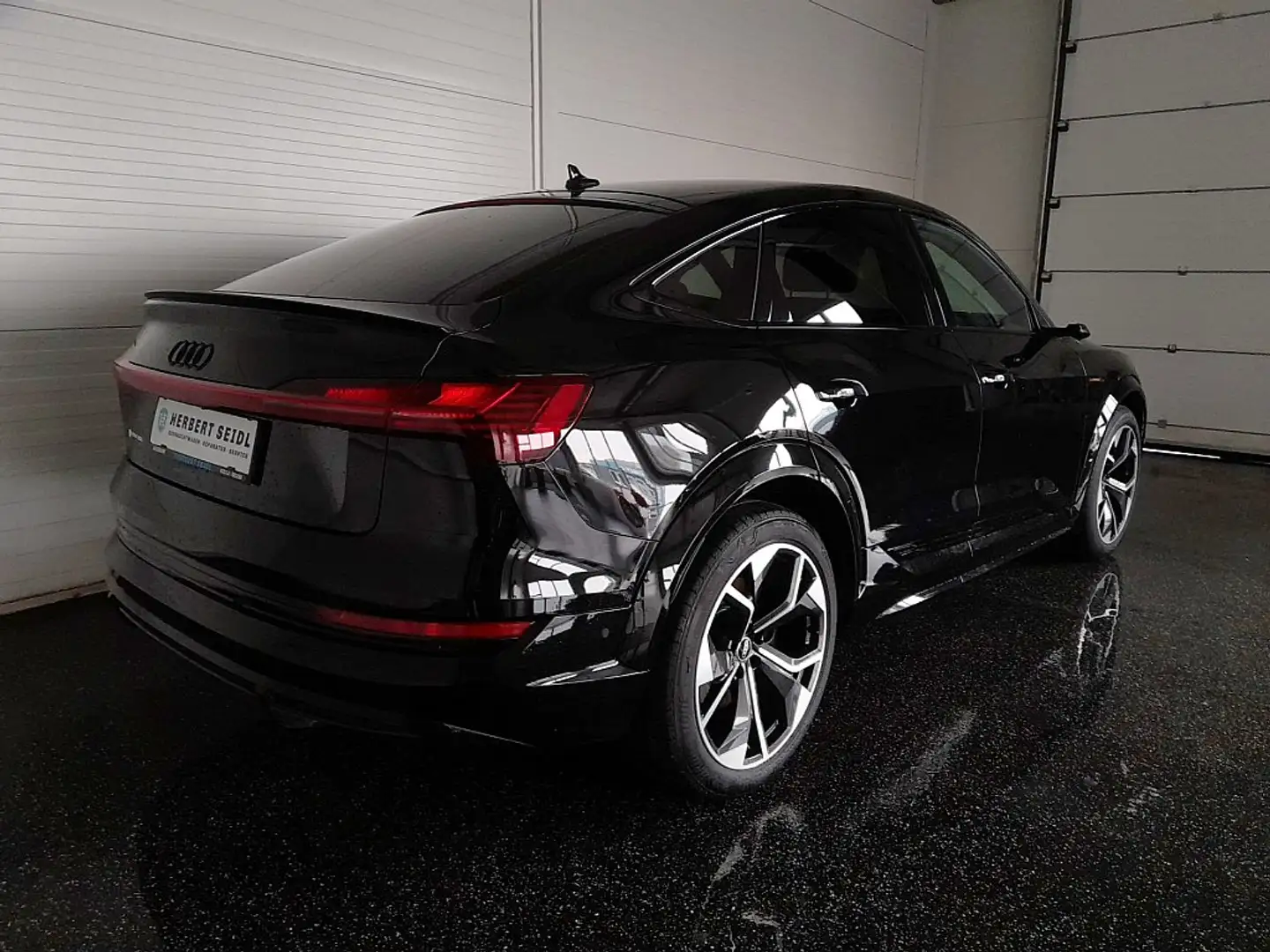 Vehicle image, number 2