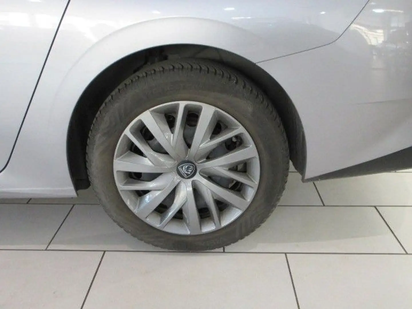 Vehicle image, number 19