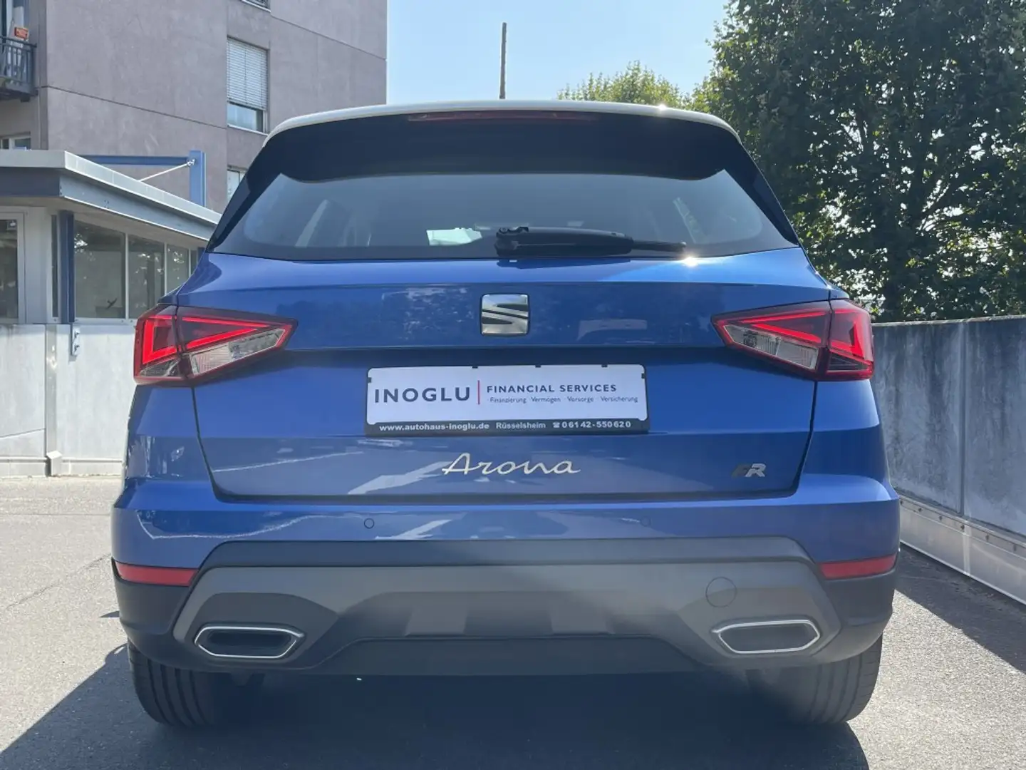 Vehicle image, number 12