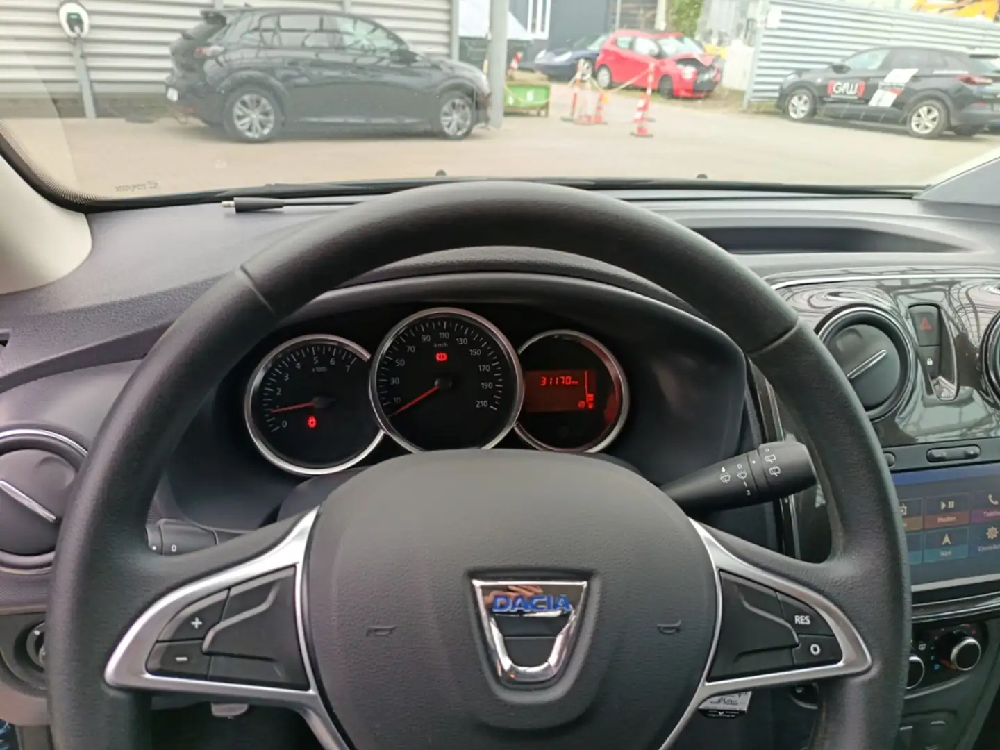 Vehicle image, number 12