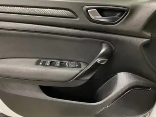 Vehicle image thumbnail, number 9