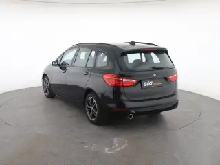 Vehicle image thumbnail, number 4