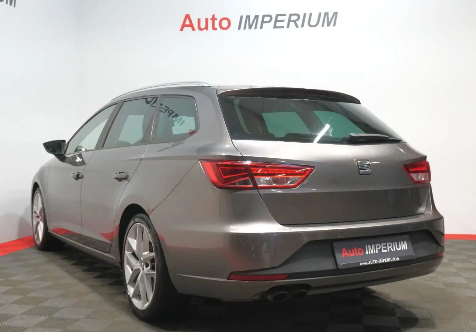 Vehicle image, number 6
