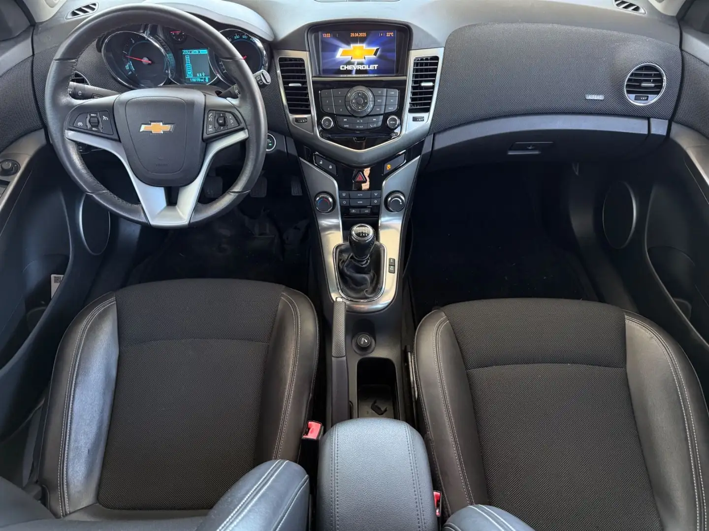 Vehicle image, number 9