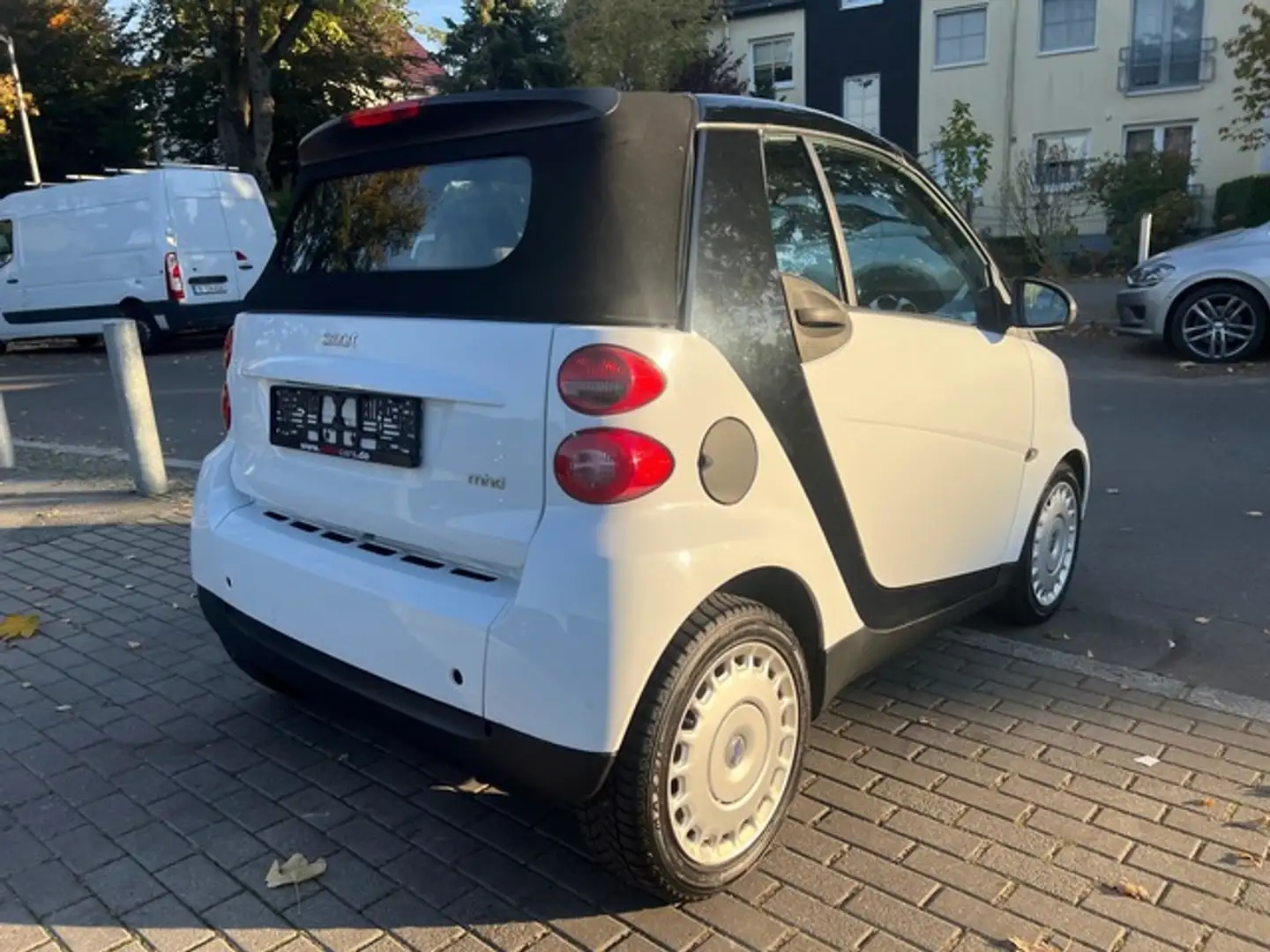 Vehicle image, number 8