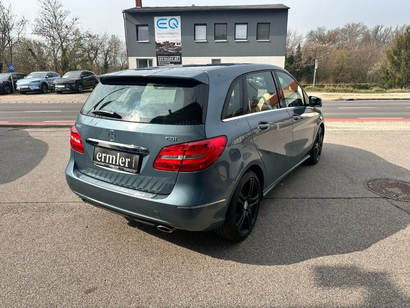 Vehicle image, number 4