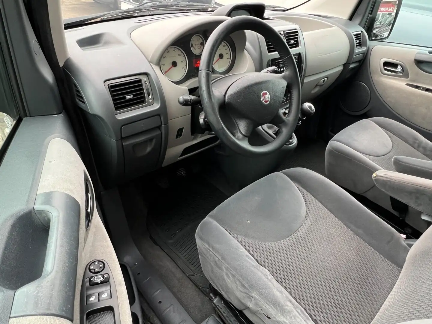 Vehicle image, number 9