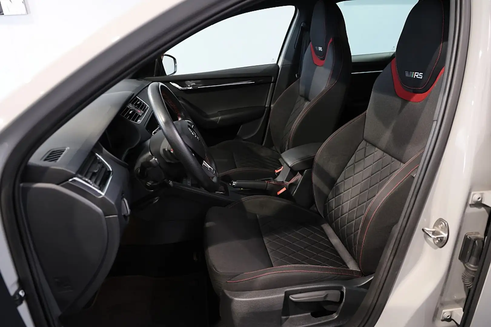 Vehicle image, number 9