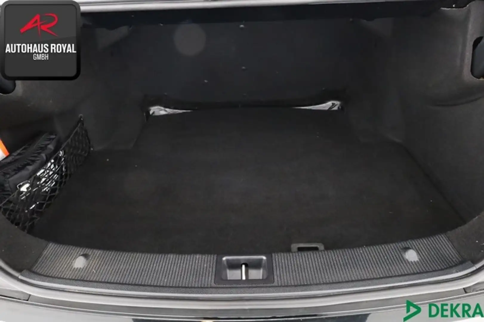Vehicle image, number 12