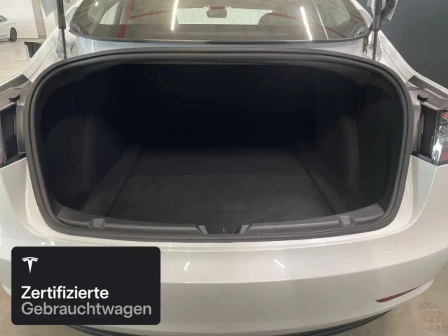 Vehicle image, number 8