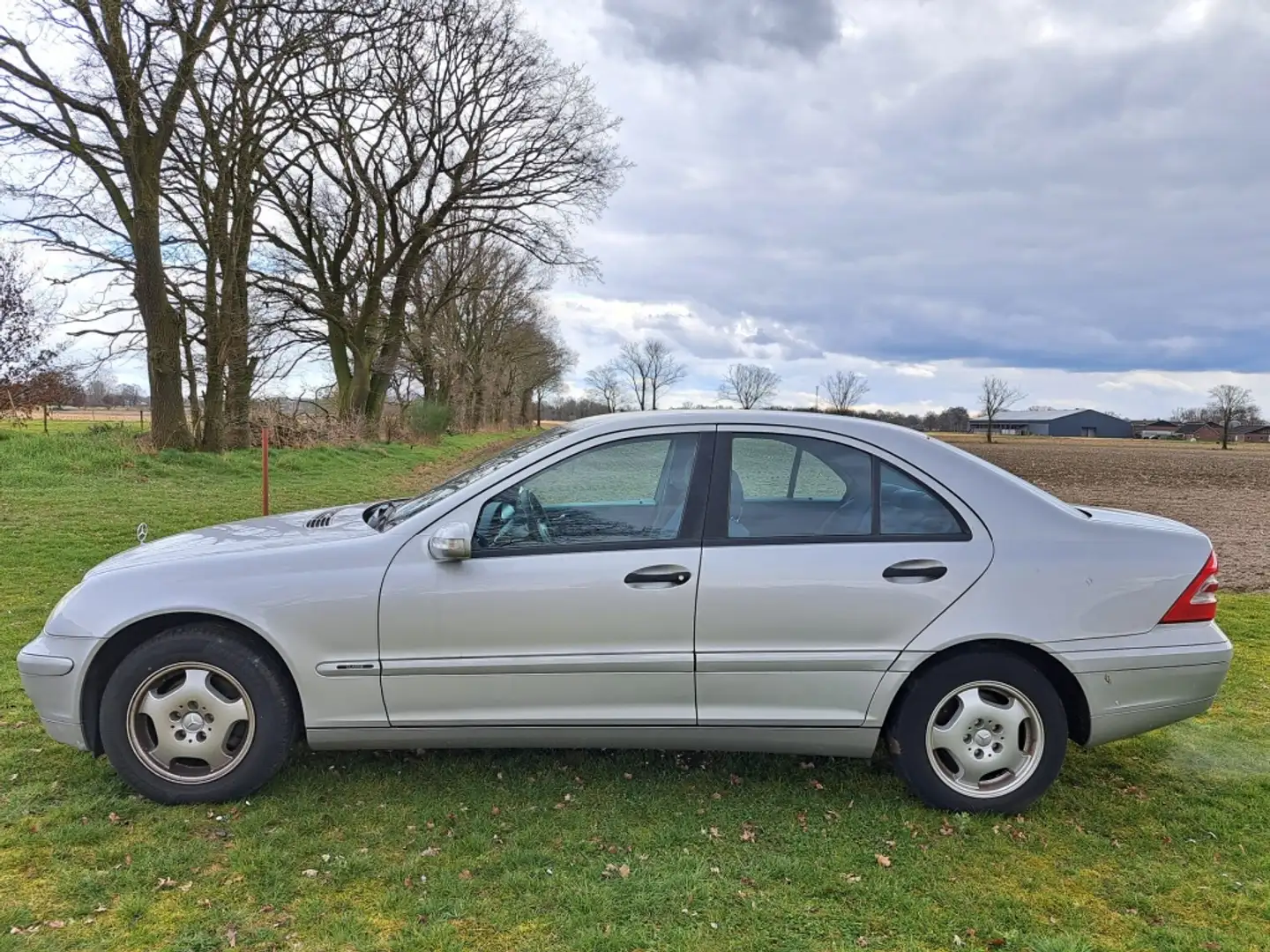 Vehicle image, number 2