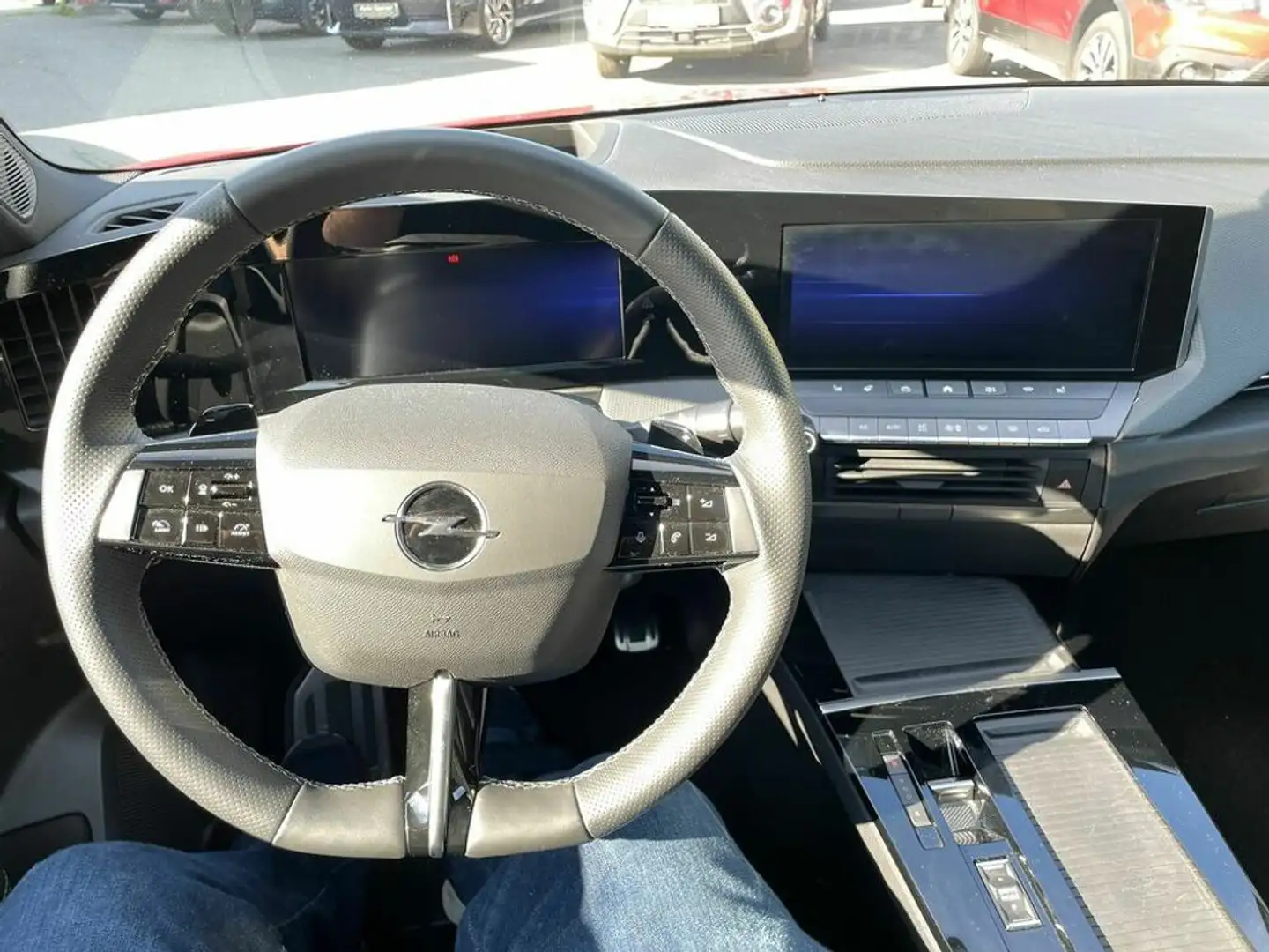 Vehicle image, number 13