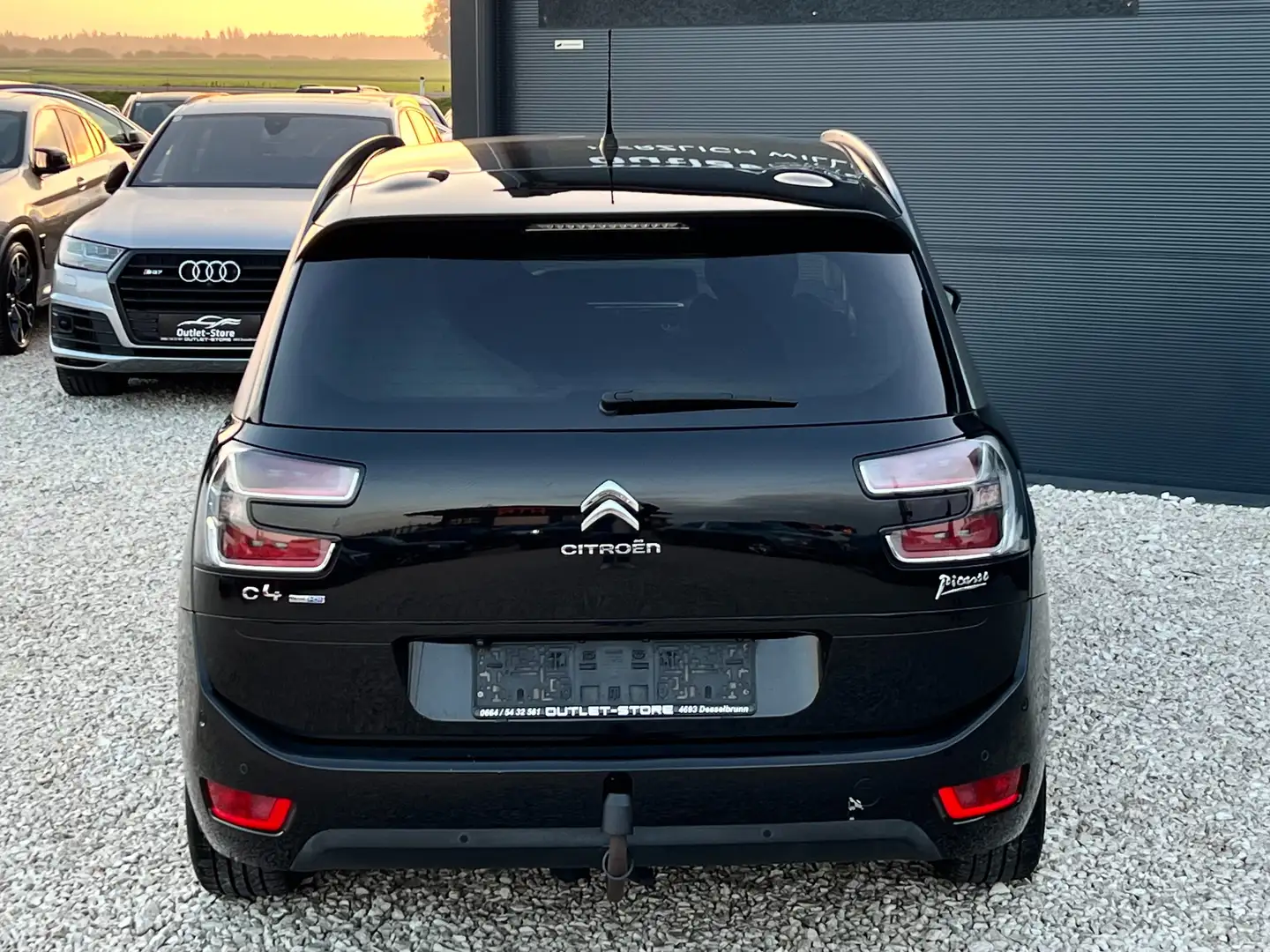 Vehicle image, number 6