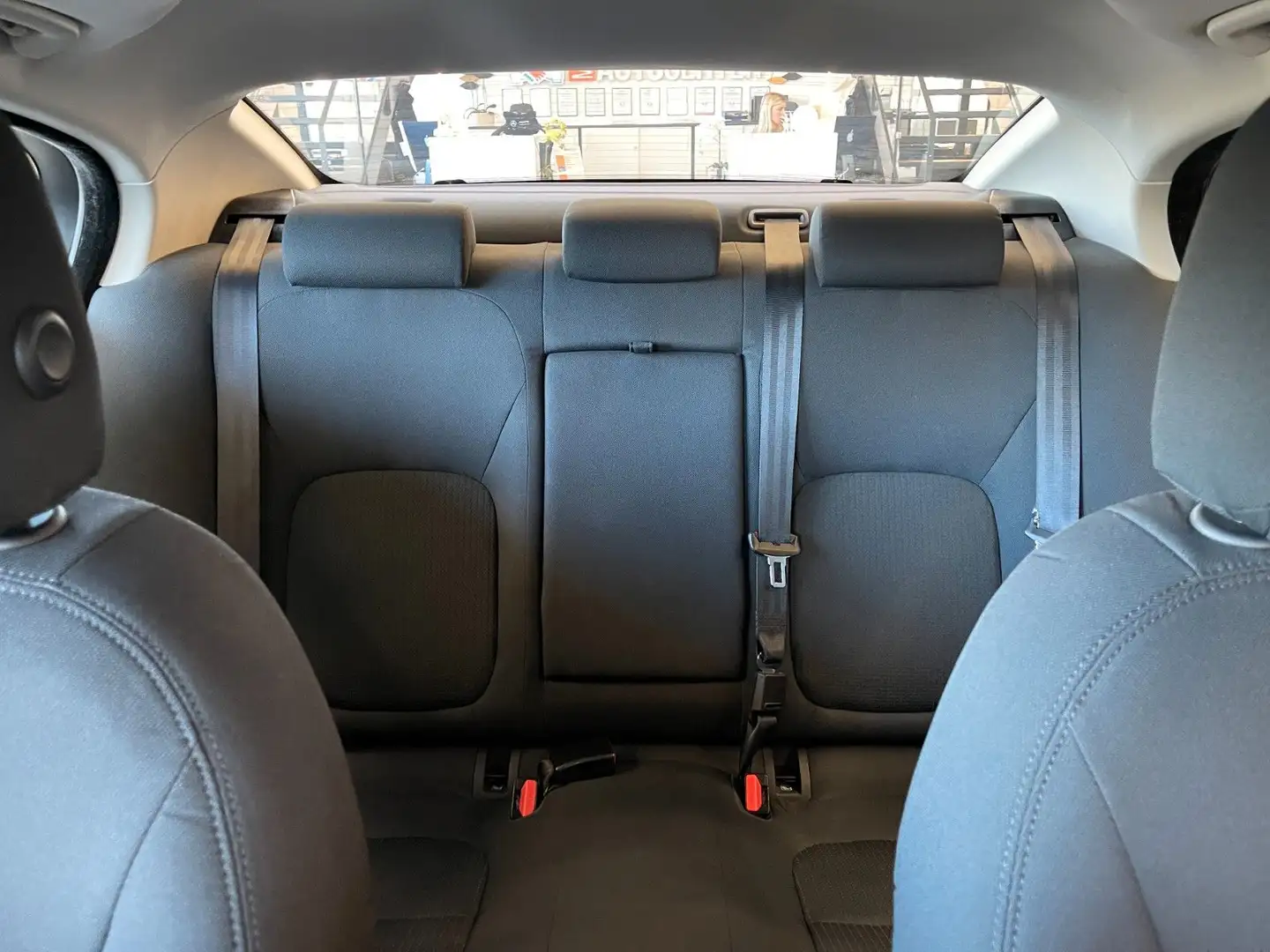 Vehicle image, number 12