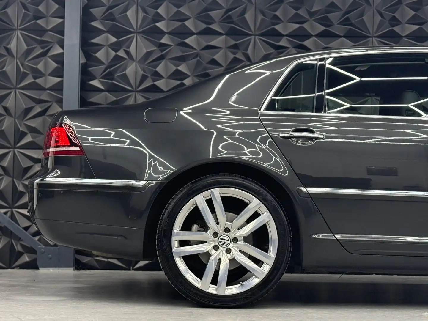 Vehicle image, number 17