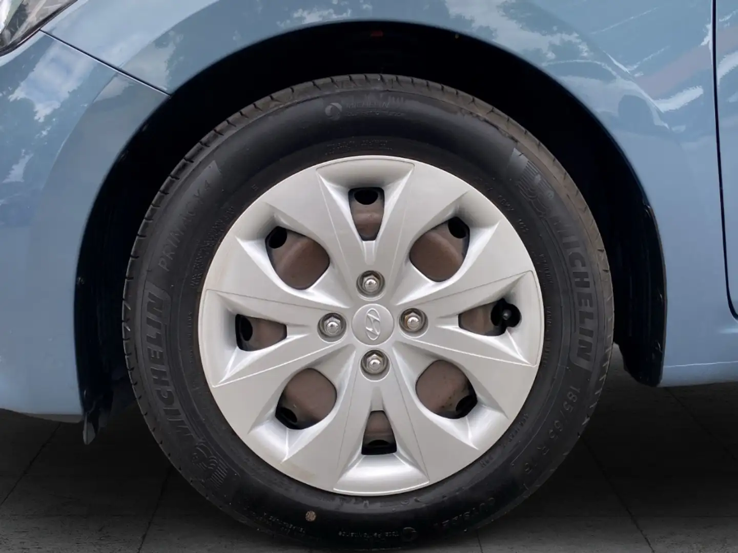 Vehicle image, number 5
