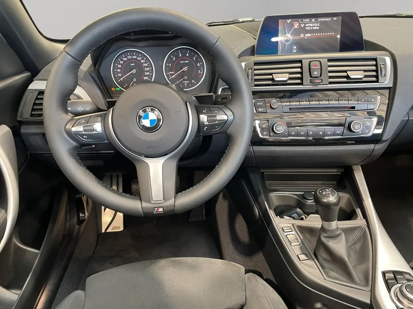 Vehicle image, number 10