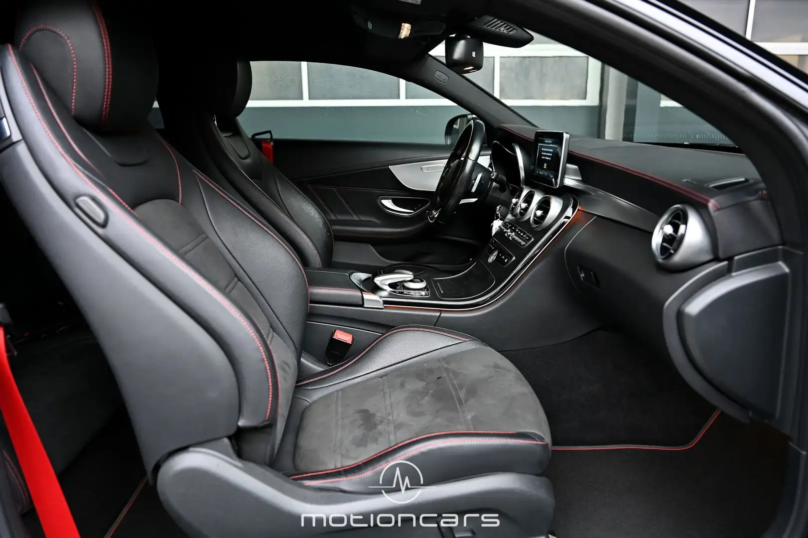 Vehicle image, number 12