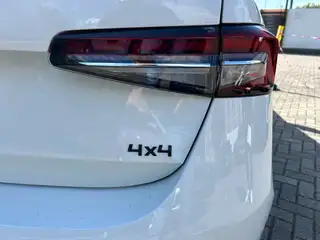Vehicle image thumbnail, number 6