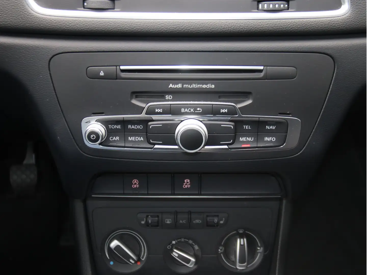 Vehicle image, number 12
