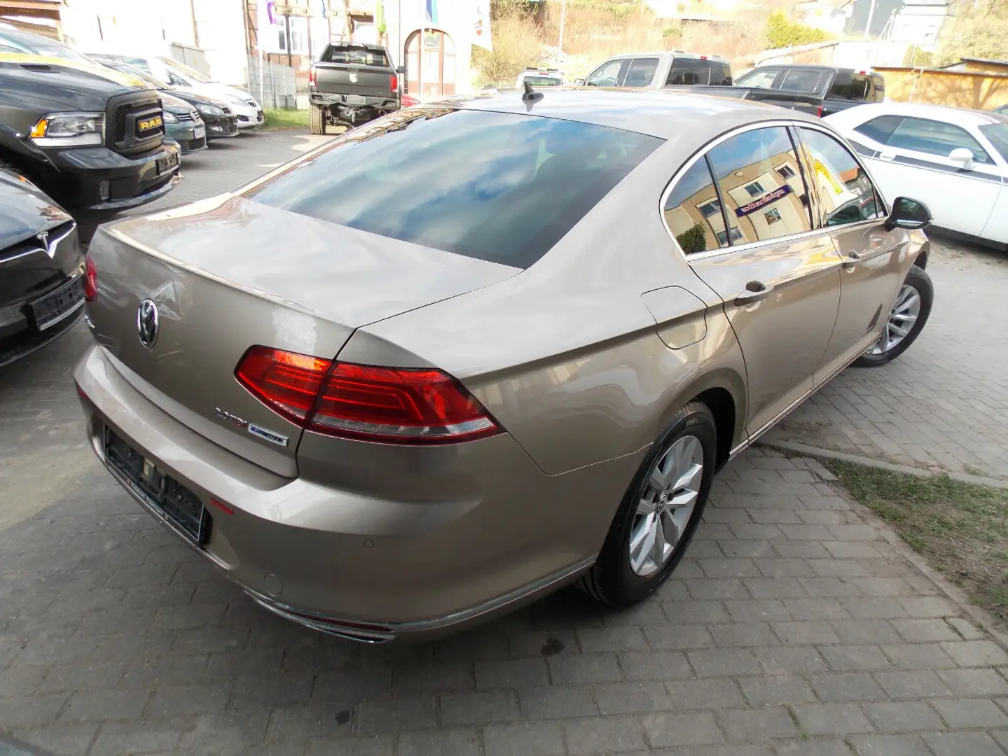 Vehicle image, number 2