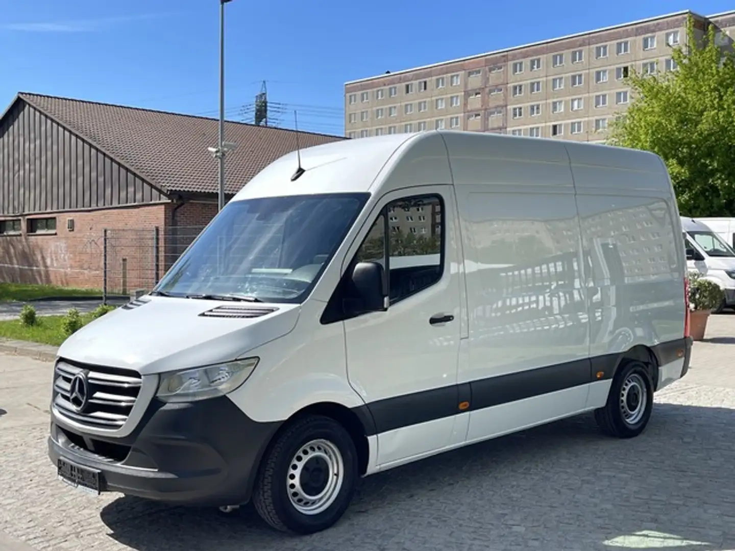 Vehicle image, number 1