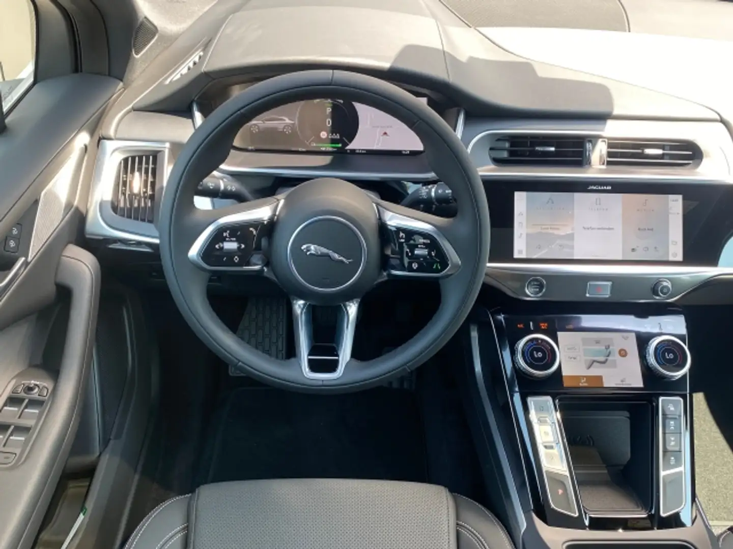 Vehicle image, number 8