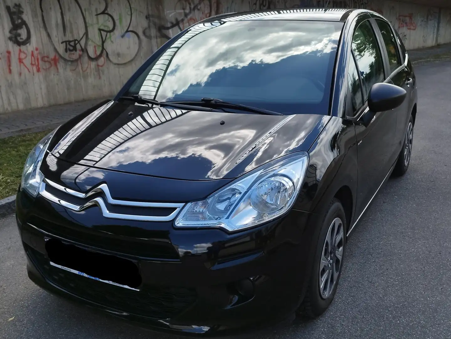 Vehicle image, number 2