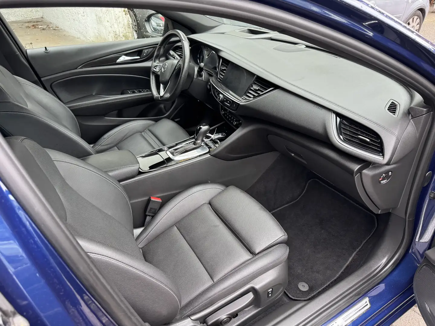Vehicle image, number 9