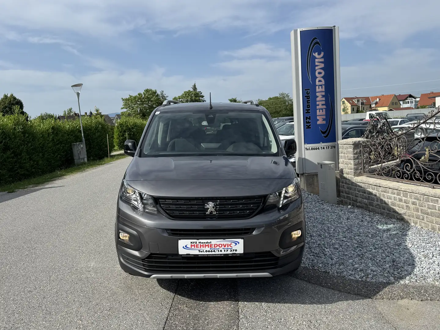 Vehicle image, number 3