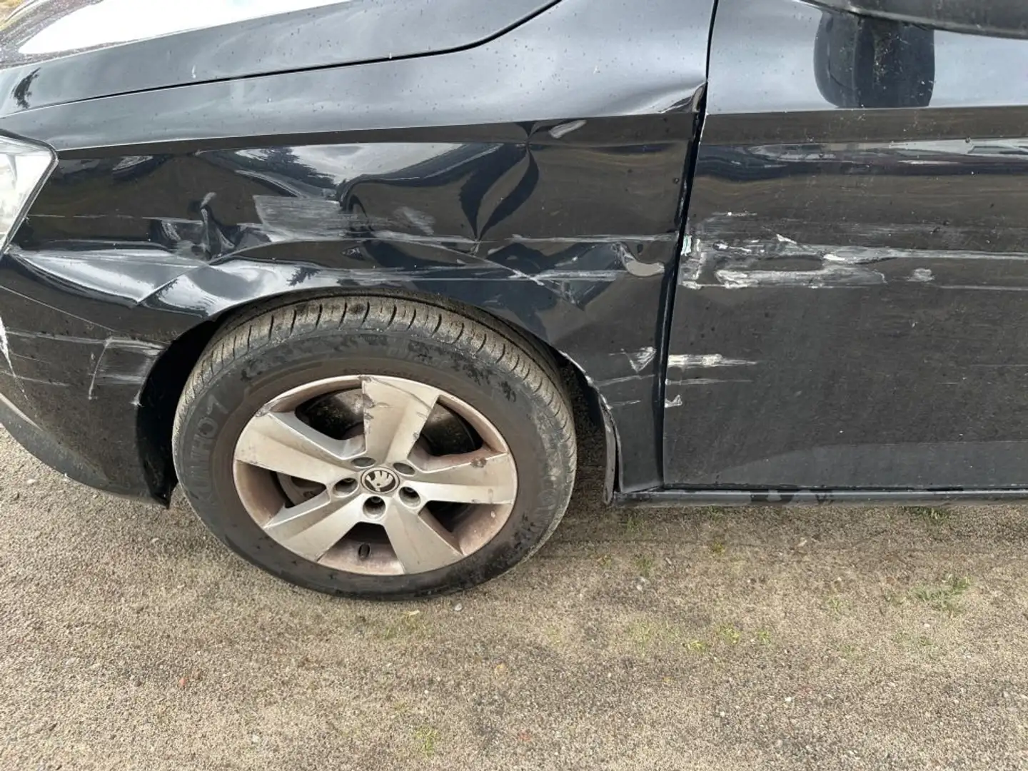 Vehicle image, number 16