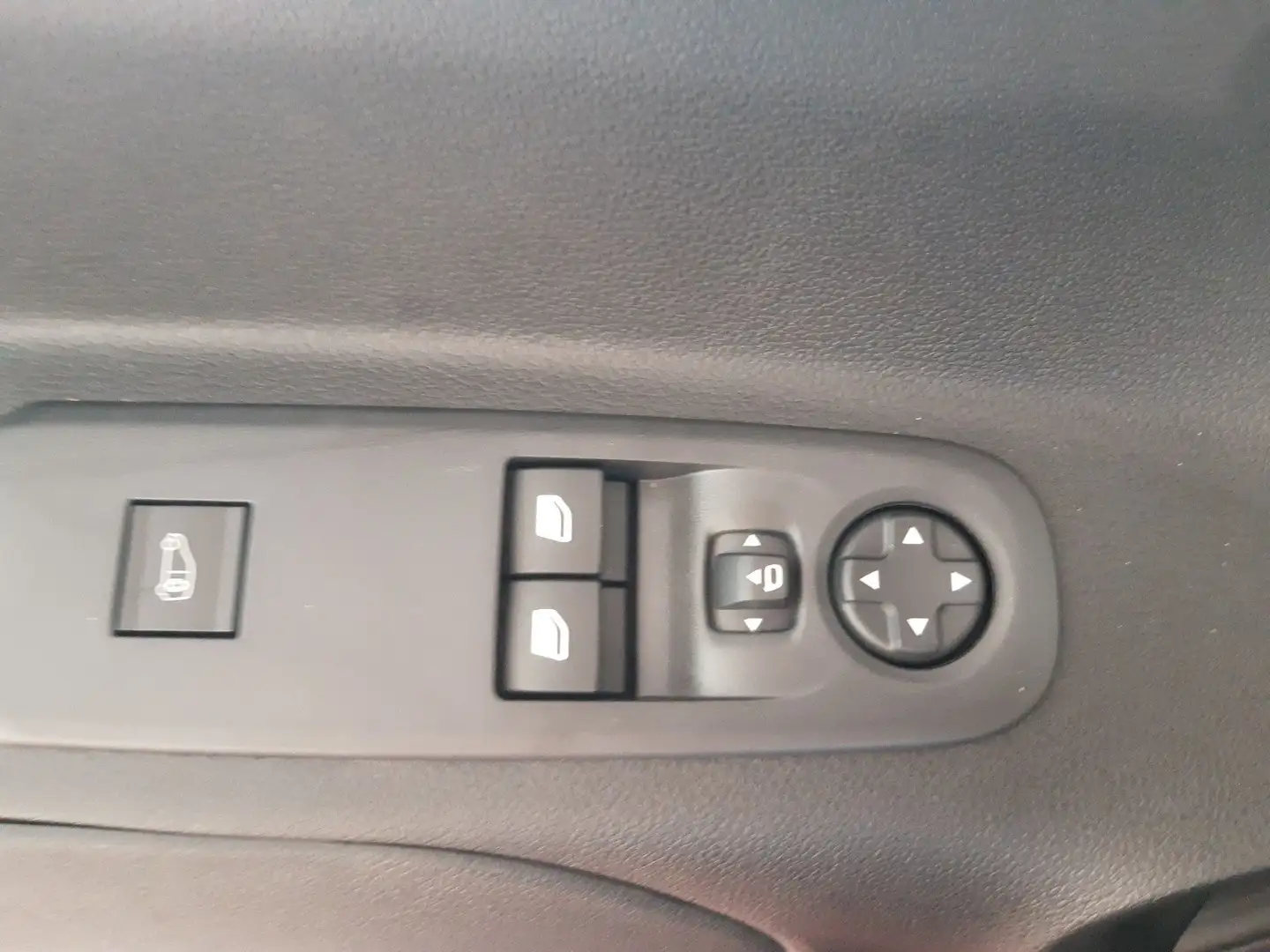 Vehicle image, number 15