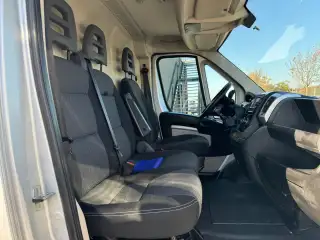 Vehicle image thumbnail, number 9