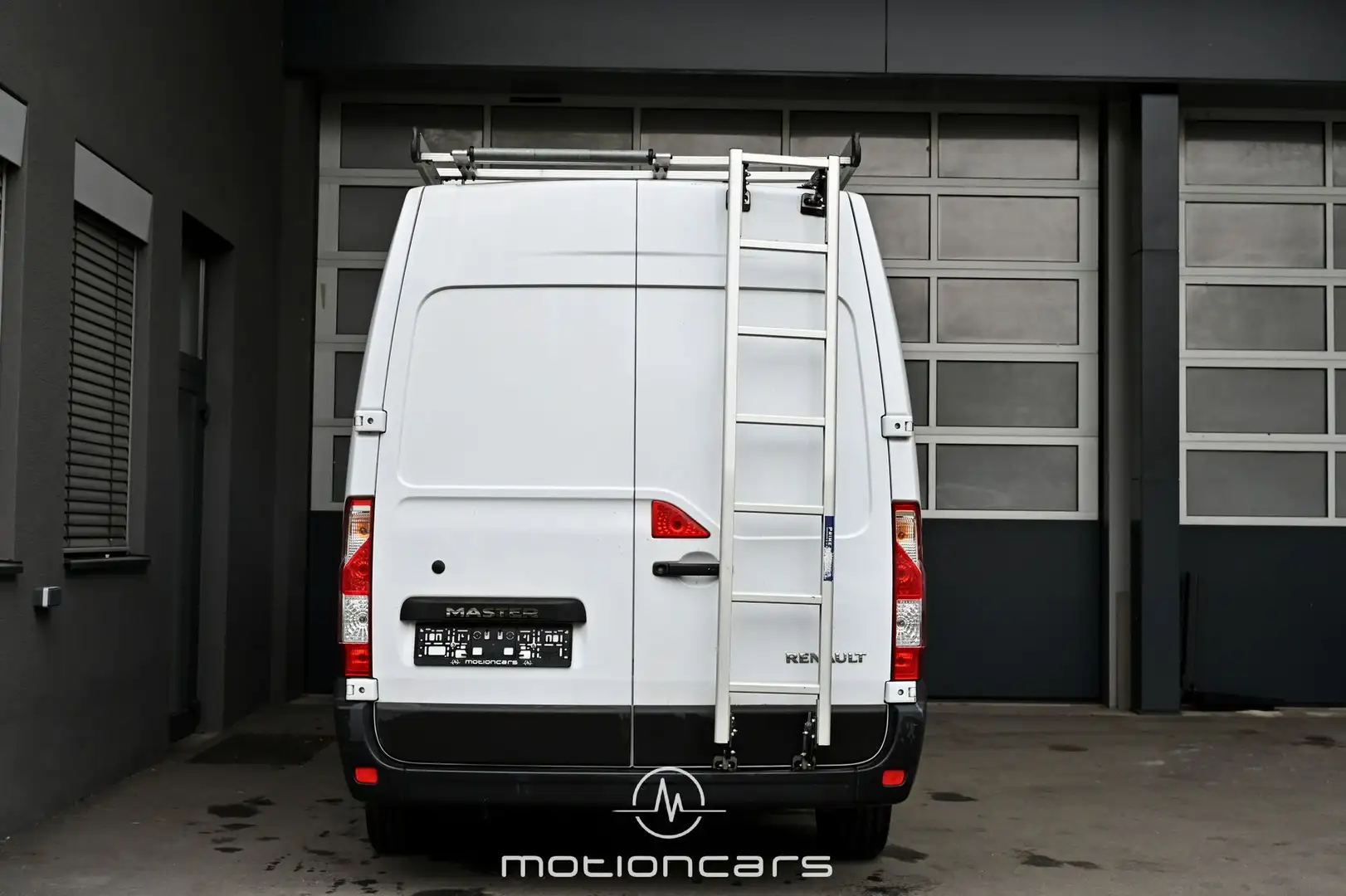 Vehicle image, number 4