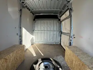 Vehicle image thumbnail, number 7