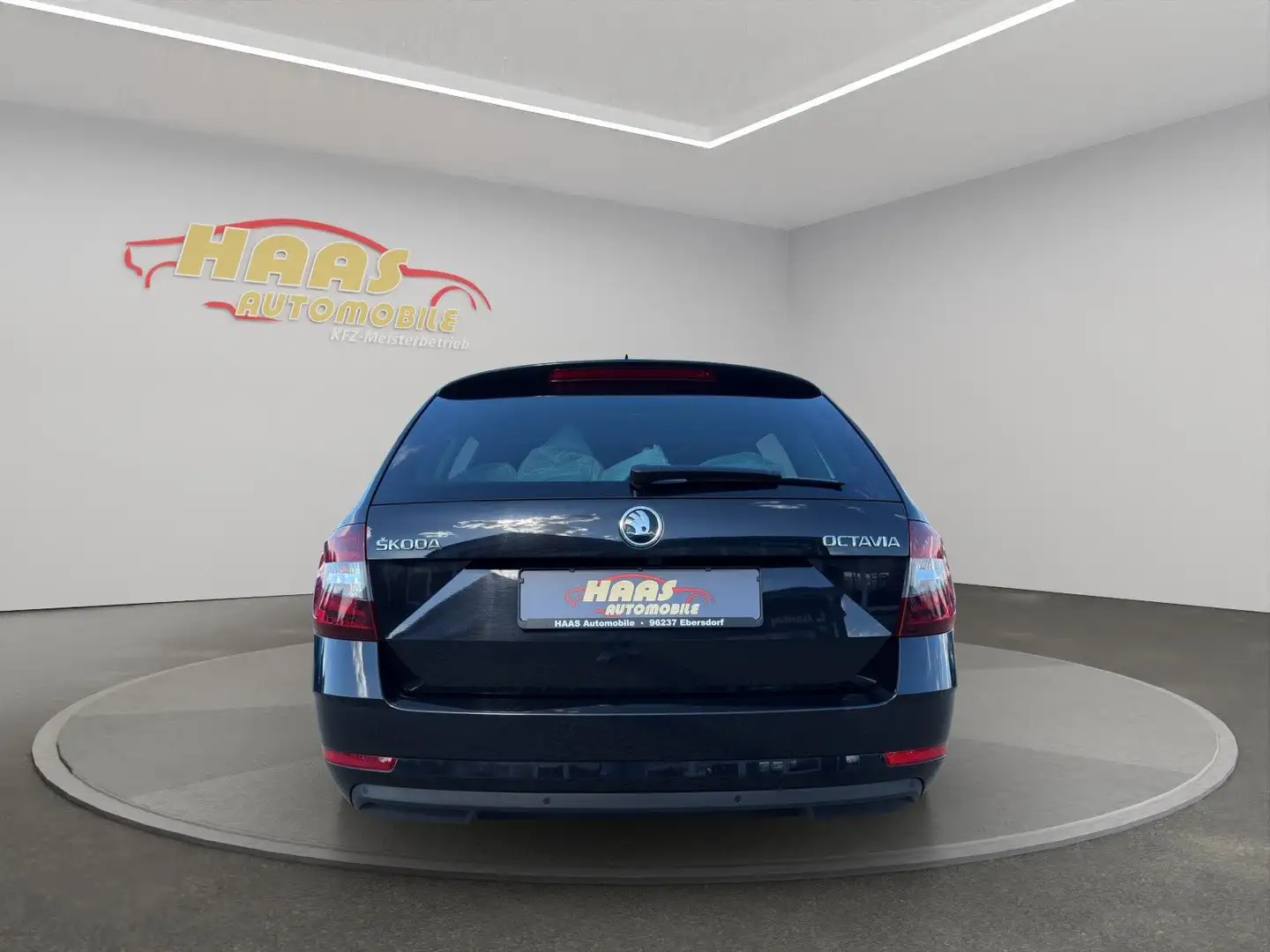 Vehicle image, number 6