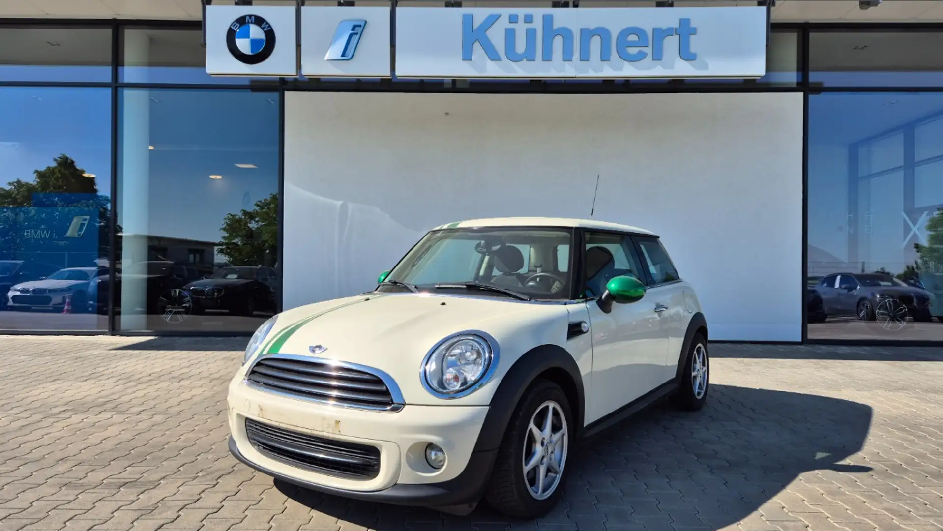 Vehicle image, number 1