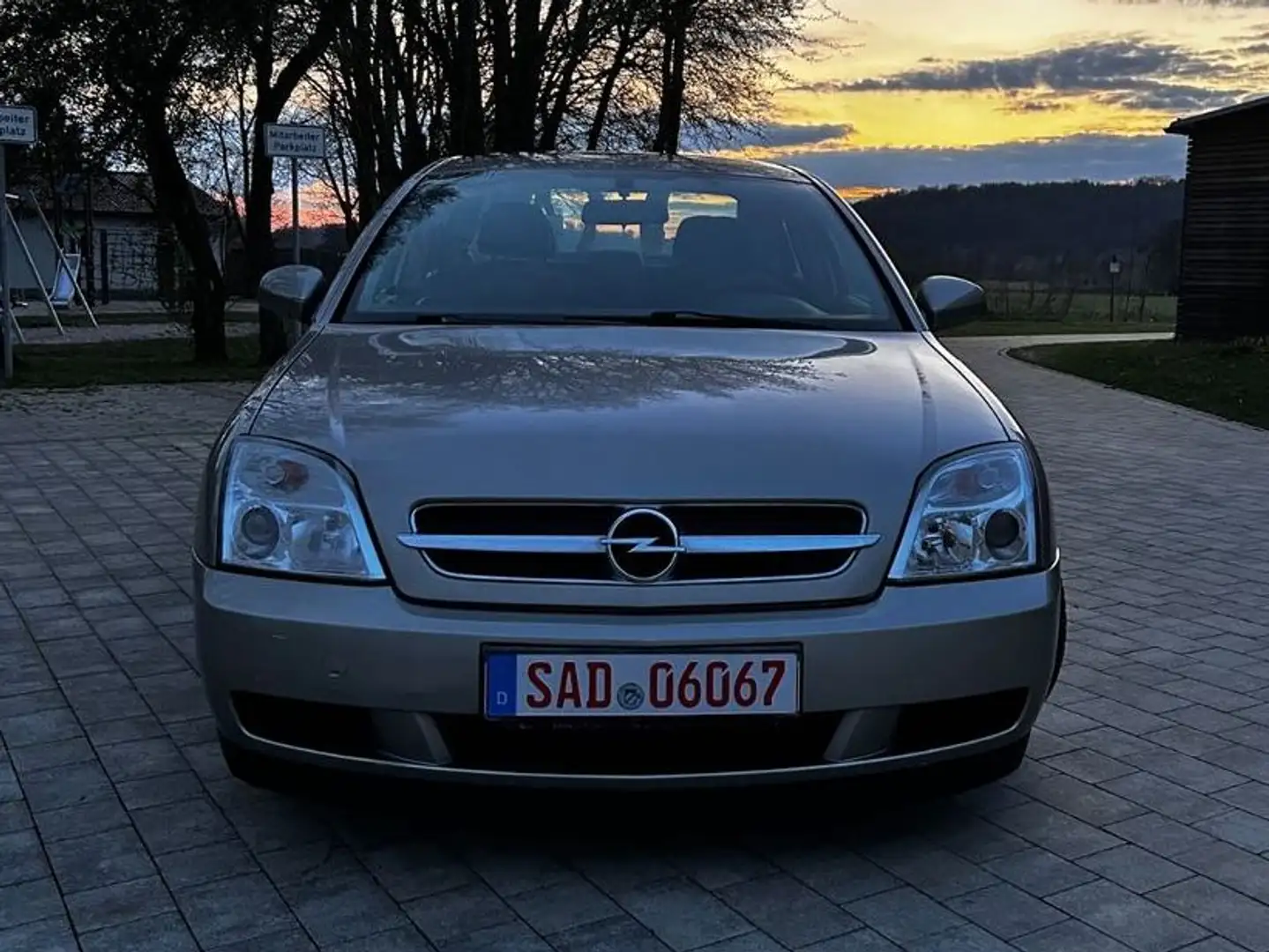 Vehicle image, number 3